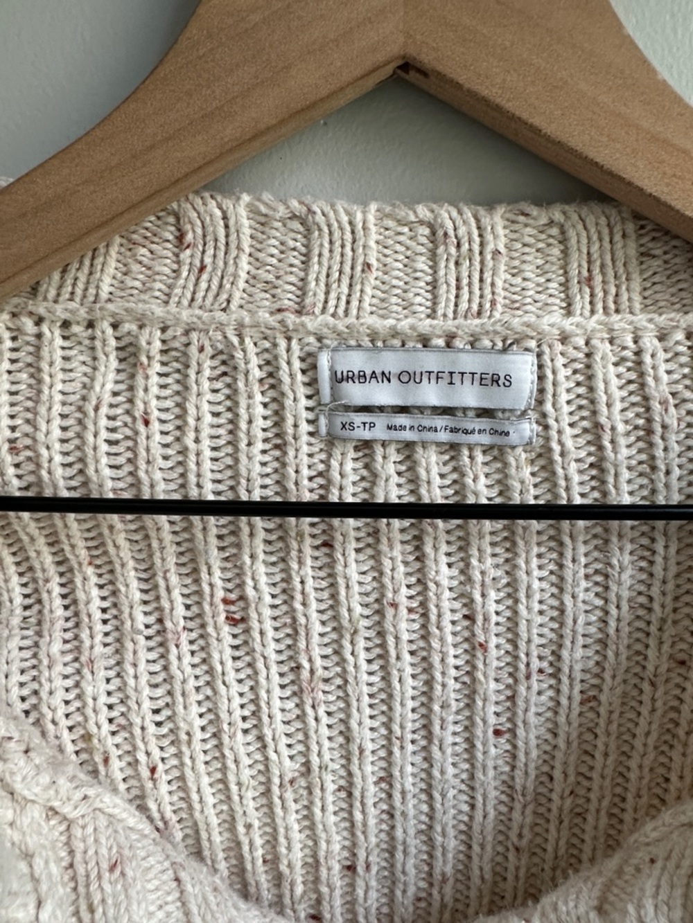 URBAN OUTFITTERS Hazel Notch Neck Cable Knit Sweater XS - Picture 3 of 7